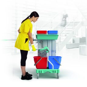 Felmosó és szervízkocsik